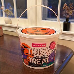 Vintage Halloween Trick or Treat Bucket krack o pop